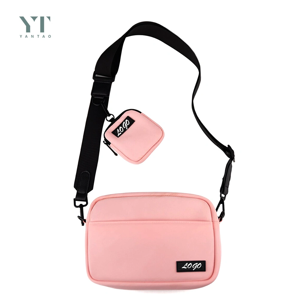 High Quality Pet Products Waterproof Designer Crossbody Fanny Pack Pet Belt Bum Waist Bag Dog Mom Bag Small Dog Food Treat Side Bag for Walking